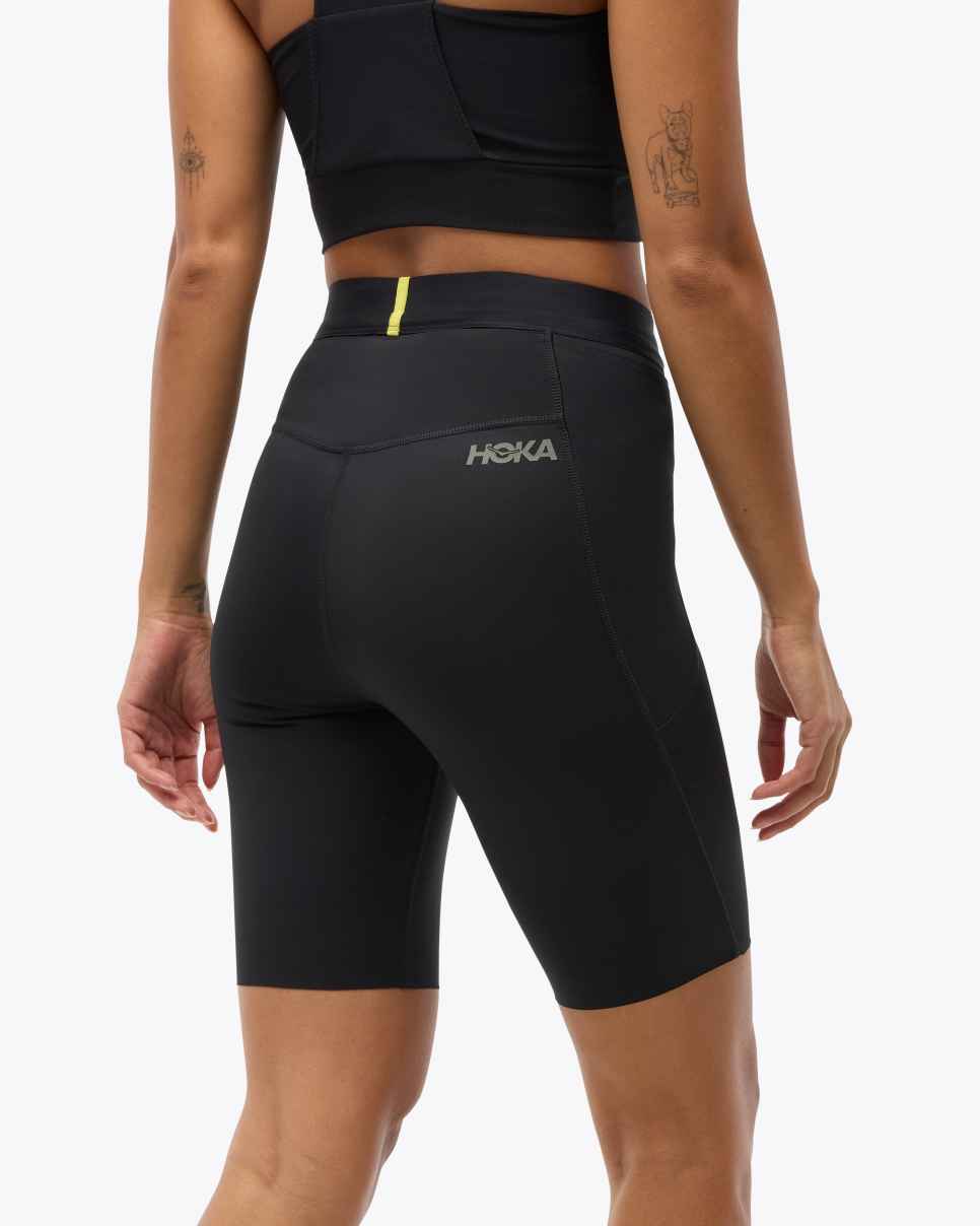HOKA NOVAFLY 6" KNIT SHORT BLACK MUJER