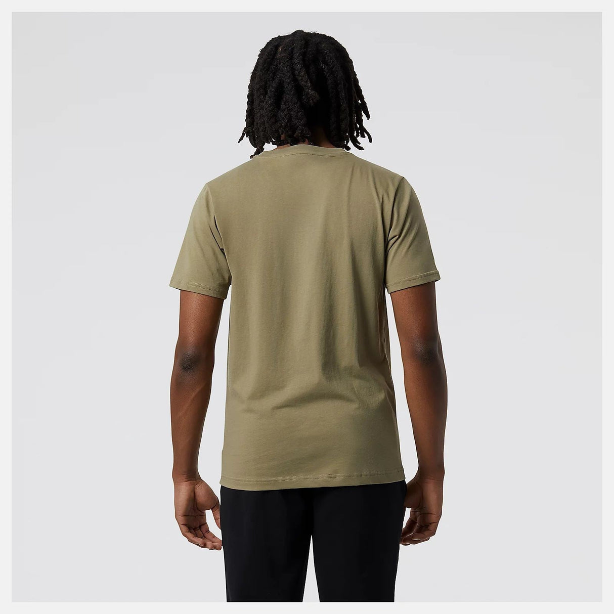 CAMISA NEW BALANCE ESSENTIALS STACKED LOGO VERDE