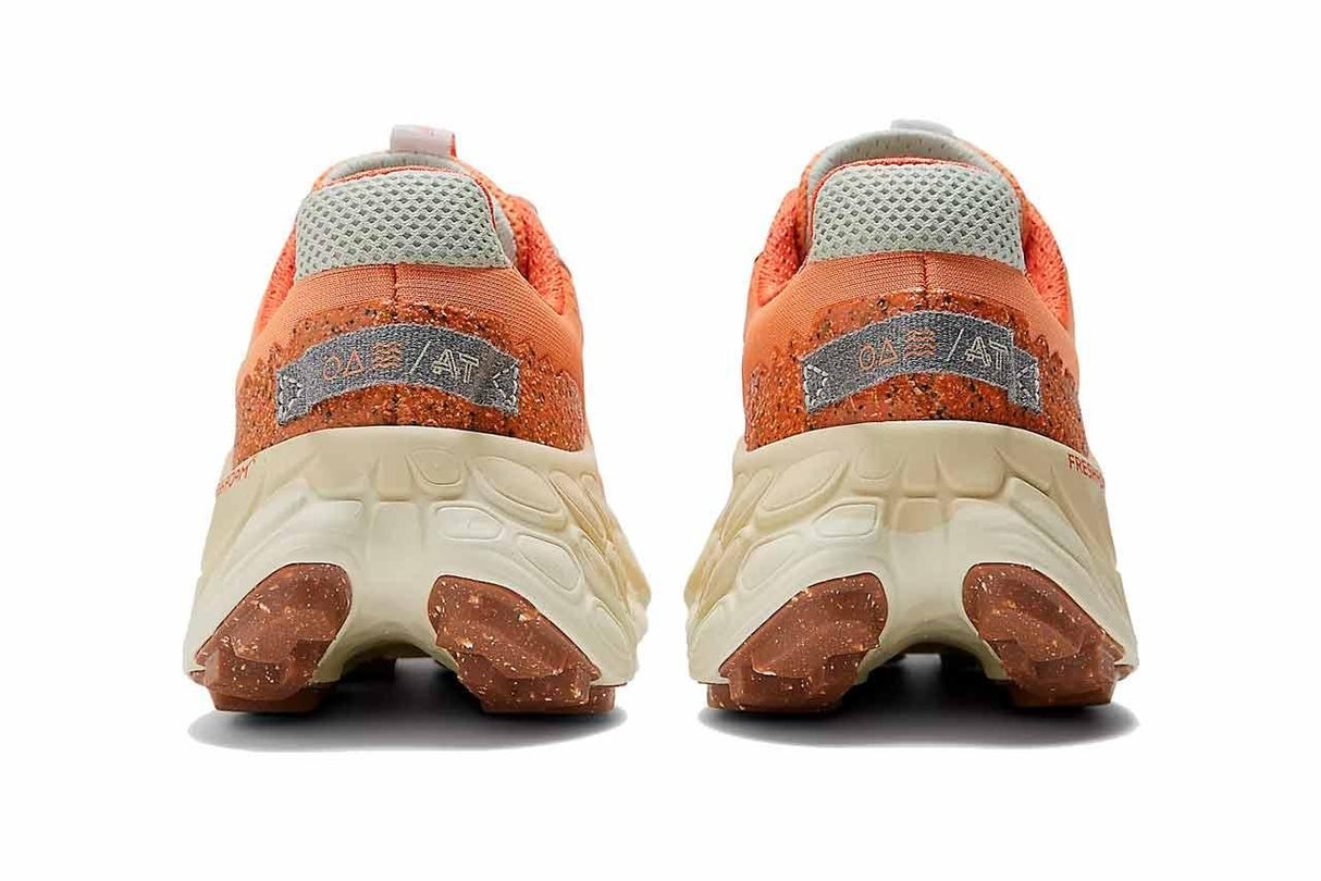 NEW BALANCE FRESH FOAM MORE V4 MUJER NARANJA