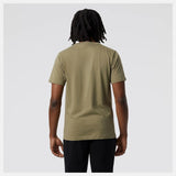 CAMISA NEW BALANCE  ESSENTIALS STACKED LOGO VERDE