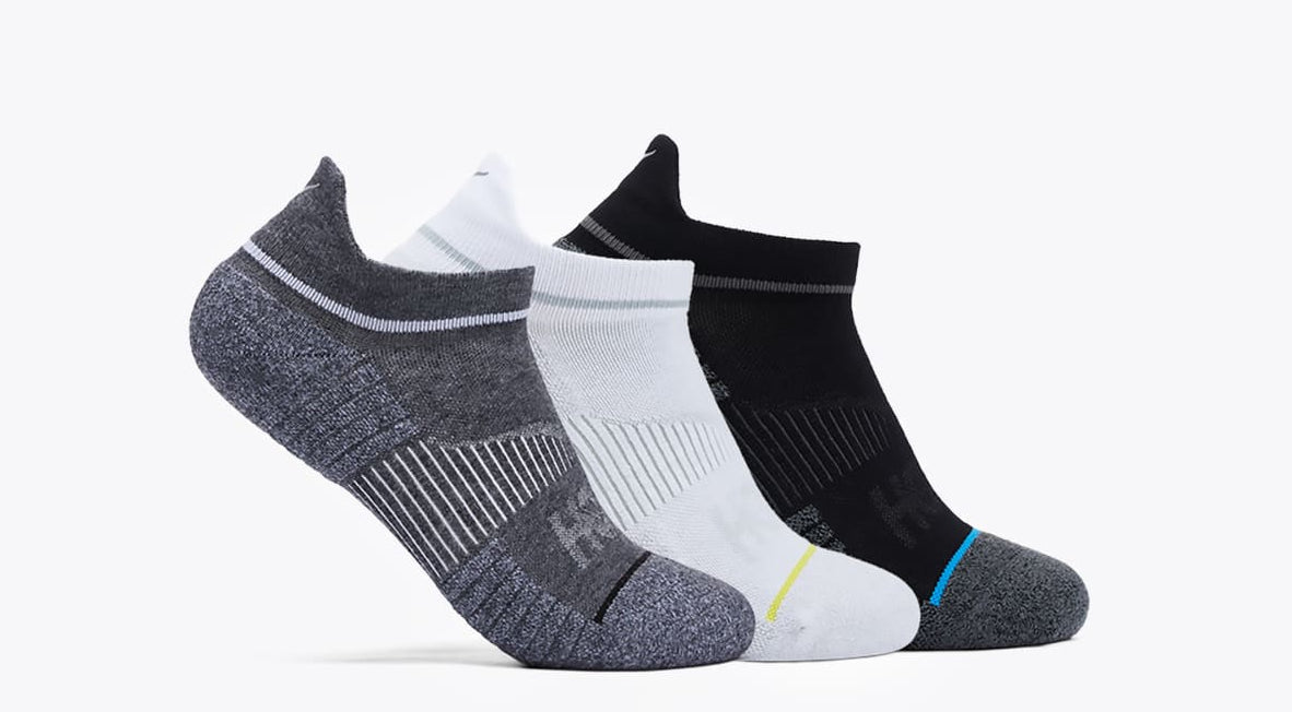 HOKA CALCETIN NO-SHOW RUN SOCK 3-PACK WHITE/BLACK/GRE