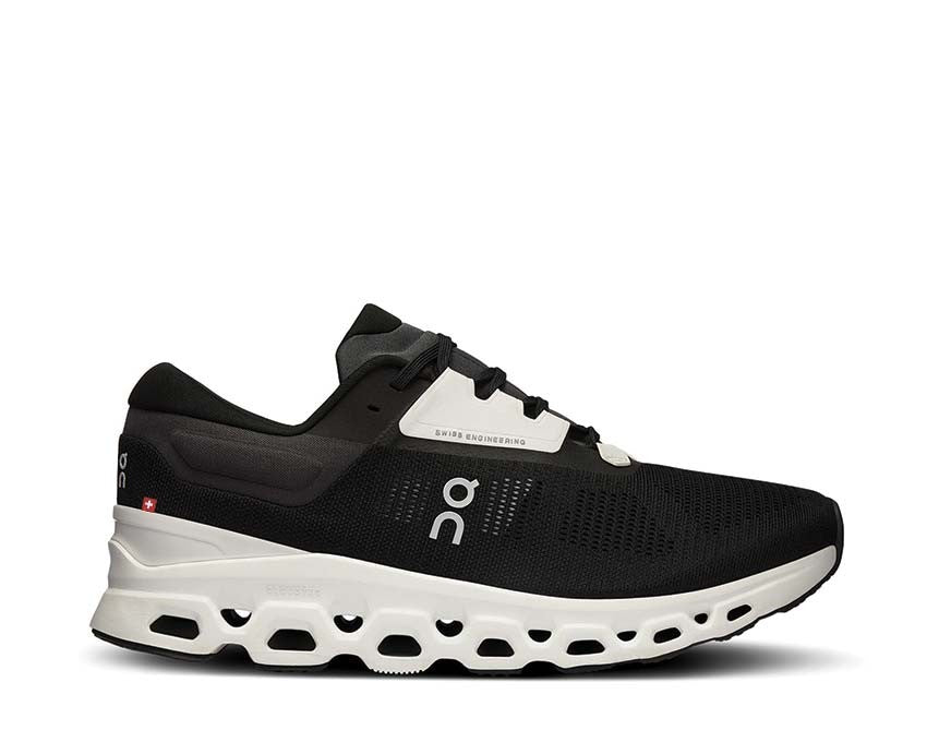 ON RUNNING  CLOUDSTRATUS 3 BLACK