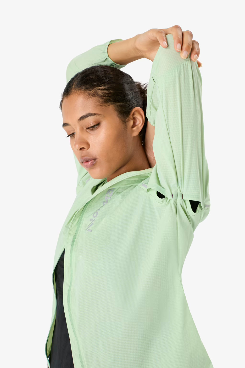 NNORMAL TRAIL WIND JACKET LIGHT GREEN MUJER