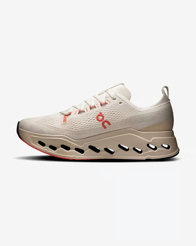 ON RUNNING CLOUDSURFER MAX IVORY MUJER
