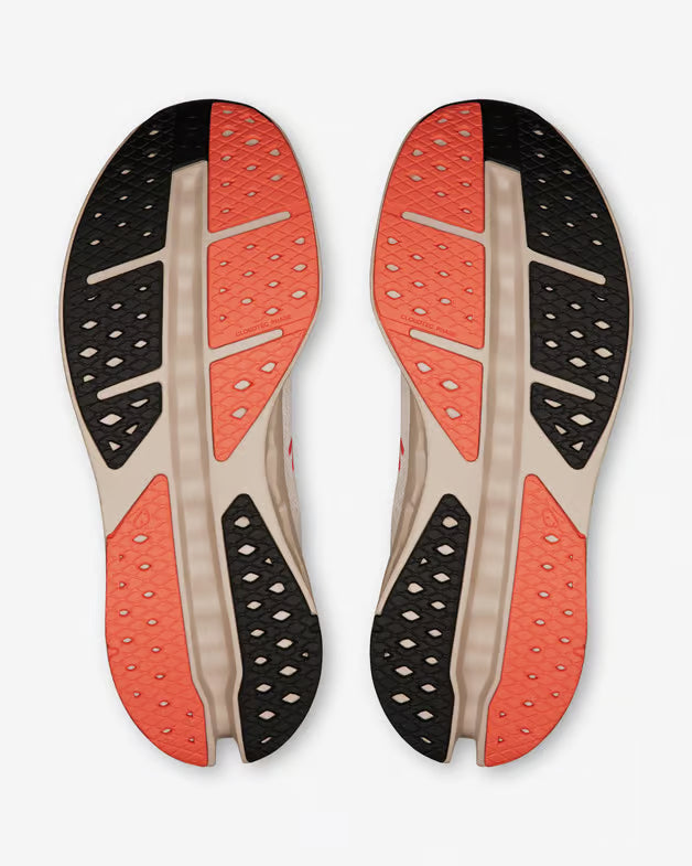 ON RUNNING CLOUDSURFER MAX IVORY MUJER