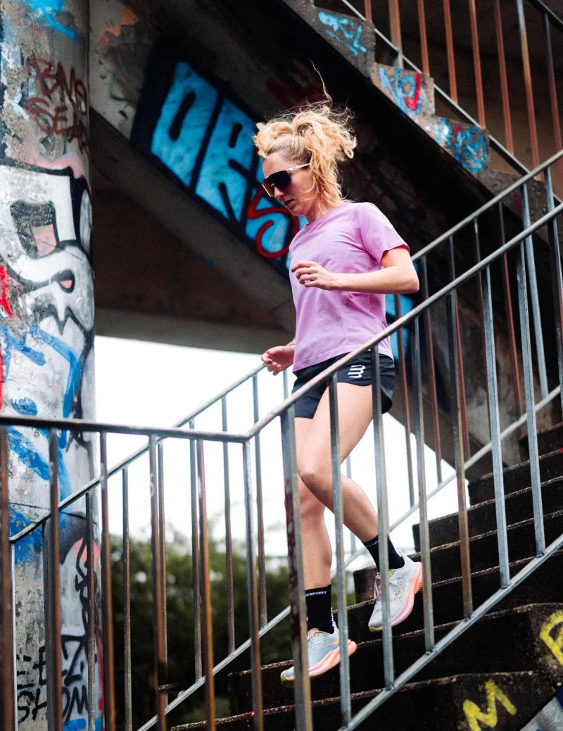 COMPRESSPORT PERFORMANCE TSHIRT CYCLAMEN MUJER