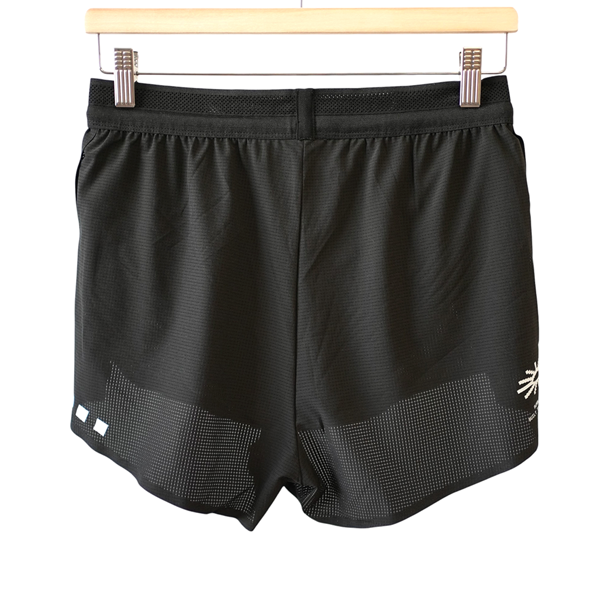 RUMM ESSENTIAL SHORT BLACK WOMAN